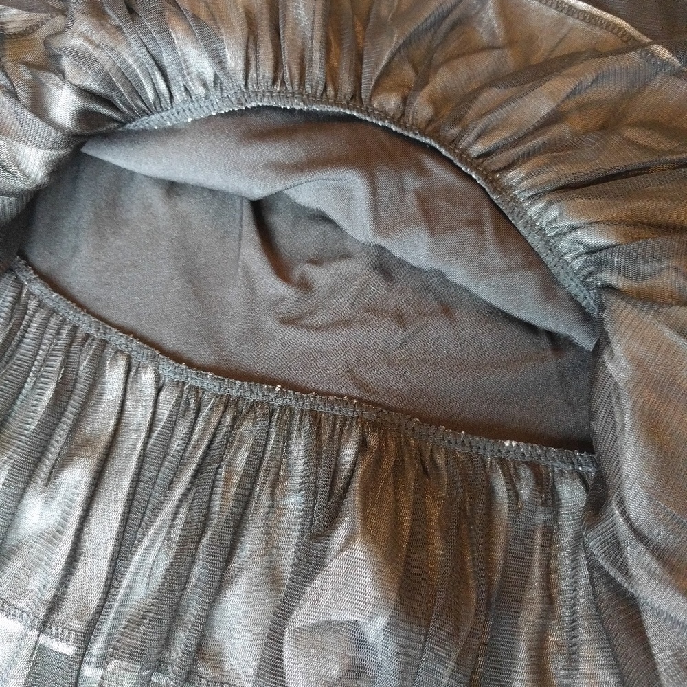 Thread Mini-Skirt - Picture 4 of 5